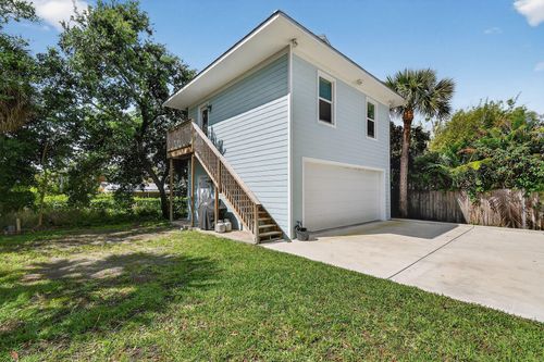 608 Se 5th St, Stuart, FL, 34994-2304 | Card Image