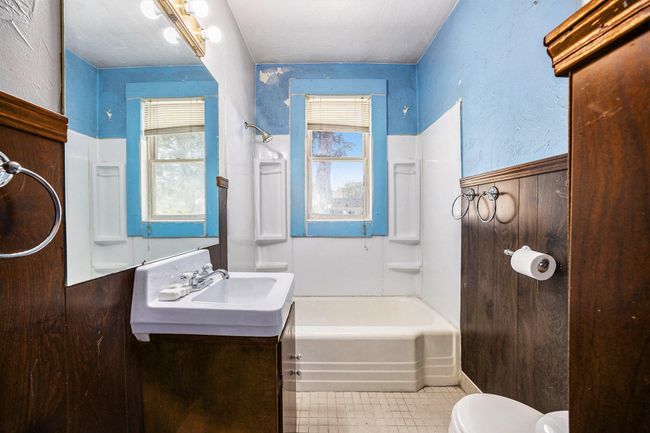 237 Holly St Sw, House other with 3 bedrooms, 1 bathrooms and null parking in Wyoming MI | Image 10