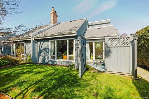 4-1318 Vining St, Victoria, BC, V8R1P6 | Card Image