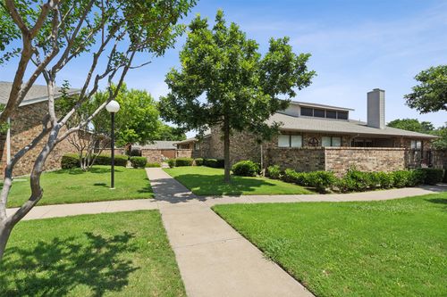 941 Forest Creek St, Benbrook, TX, 76126-2799 | Card Image