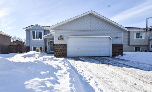 3016 23rd Ave S, Fargo, ND, 58103-5082 | Card Image