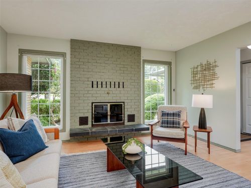 4905 Alamida Cres, Victoria, BC, V8Y1Z7 | Card Image