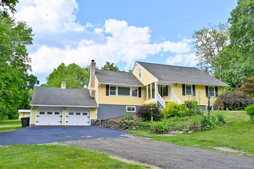 136 Foggintown Rd, Brewster, NY, 10509-2716 | Card Image