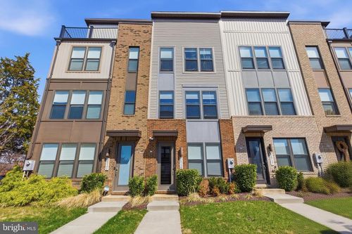 2519 Crimson Fox Dr, HYATTSVILLE, MD, 20782-2601 | Card Image