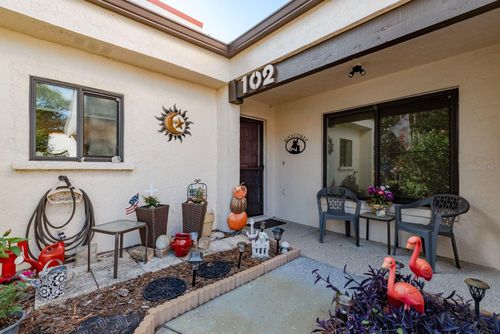 102 Capri Ct S, PLANT CITY, FL, 33566-6718 | Card Image