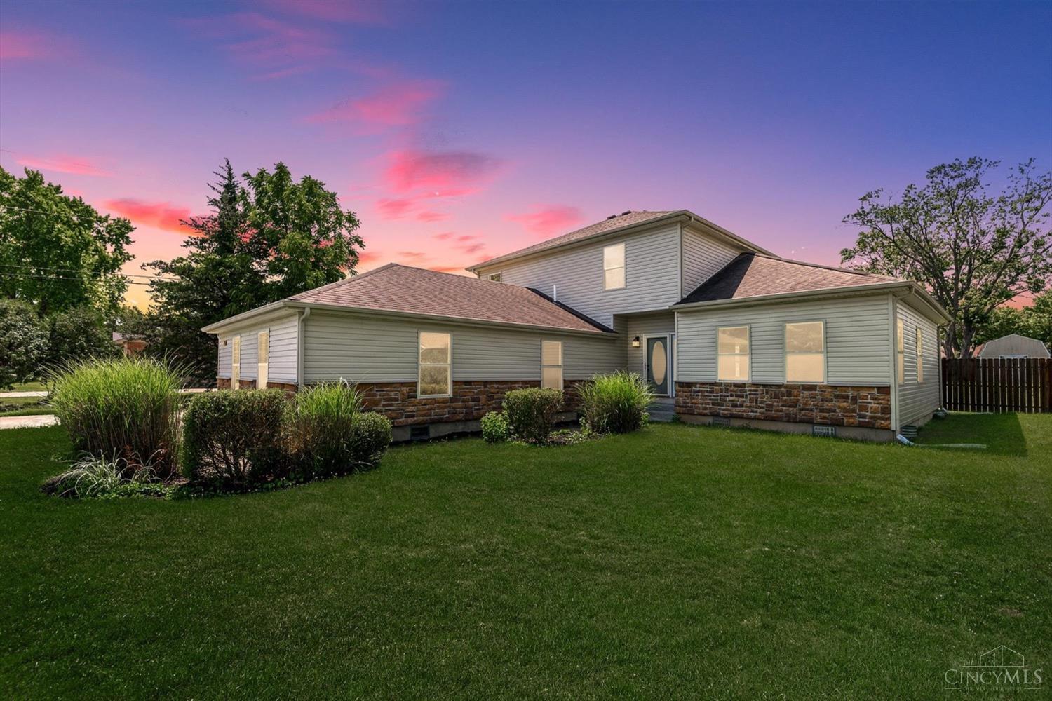 Weeping Willow Dr, Hamilton, OH 45011