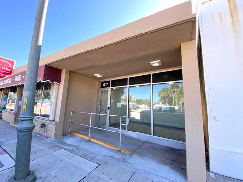 1237 E Blue Heron Blvd, Riviera Beach, FL, 33404-4705 | Card Image