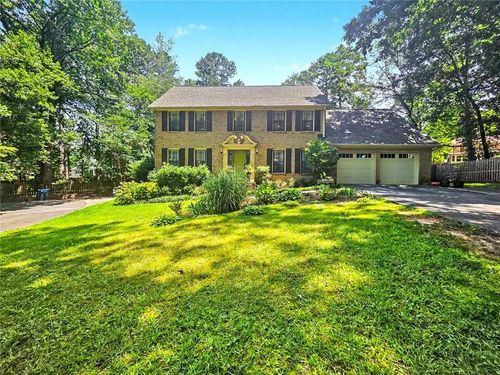886 Ryan Ln Sw, Lilburn, GA, 30047-6642 | Card Image