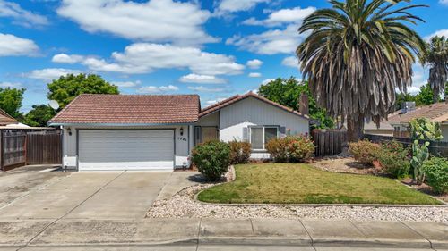 1541 W Kavanagh Ave, Tracy, CA, 95376-1766 | Card Image