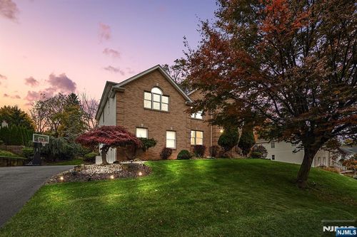 26 Stratton Dr, Wayne, NJ, 07470-3985 | Card Image