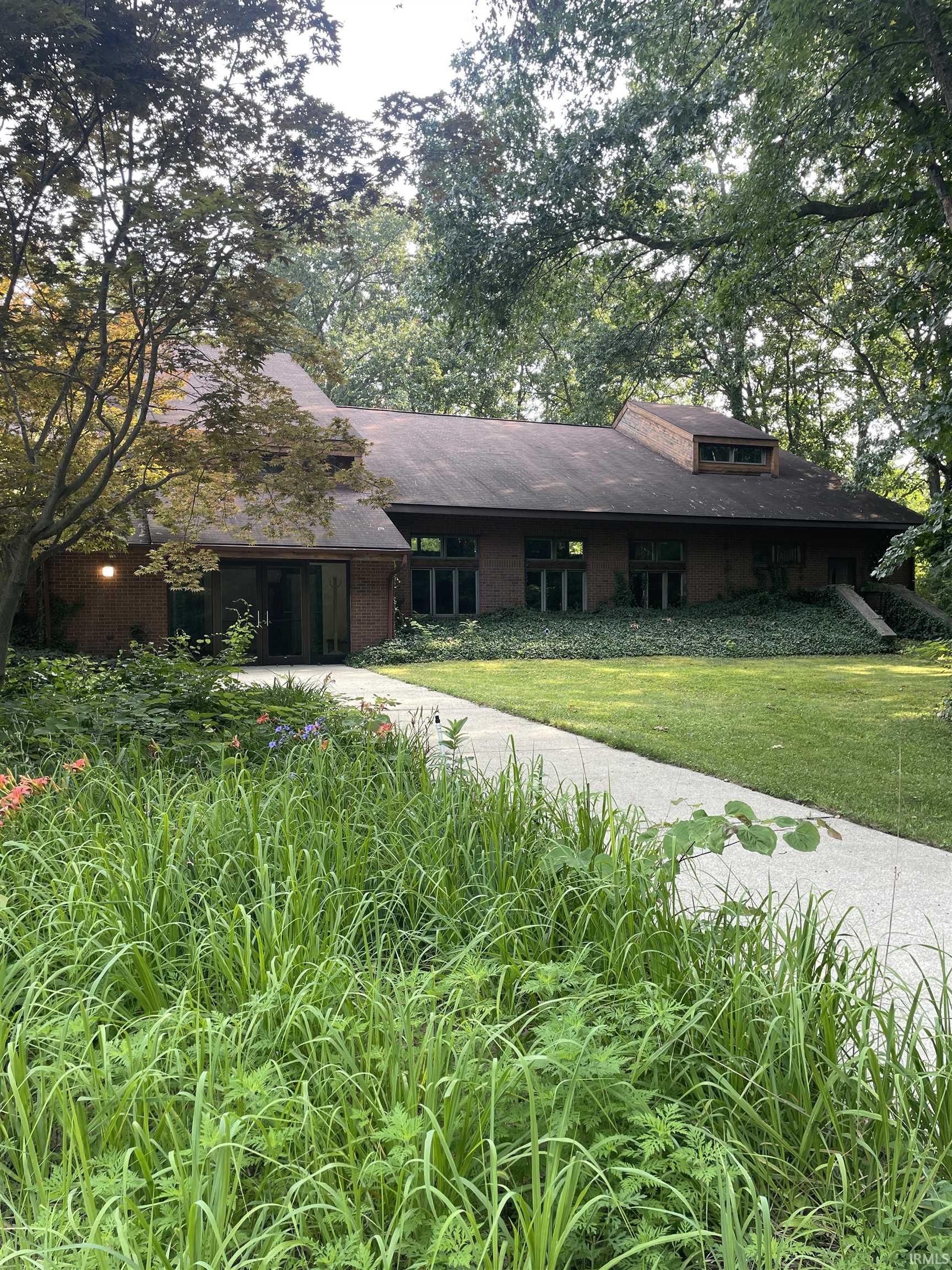 2913 E Bristol St, Elkhart, IN 46514