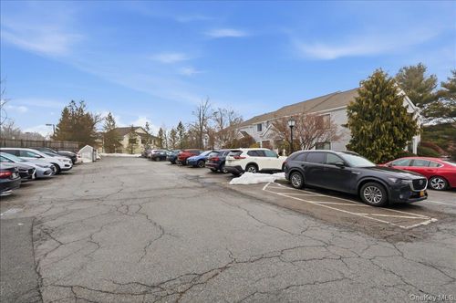 9 Country Pl, Mohegan Lake, NY, 10547-1269 | Card Image