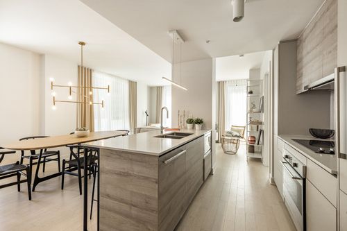 502 - 605 Rue De L'escale, Condo with 3 bedrooms, 2 bathrooms and null parking in Brossard QC | Card Image