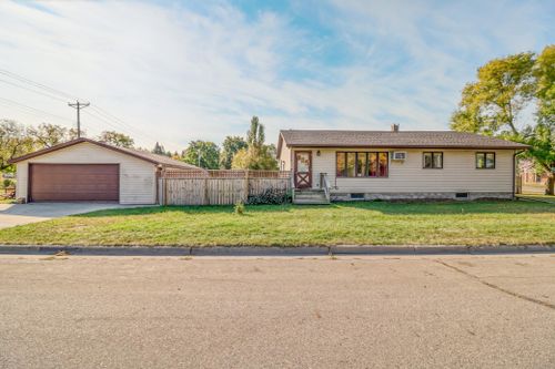 520 W Garfield Ave, Mahnomen, MN, 56557-4229 | Card Image