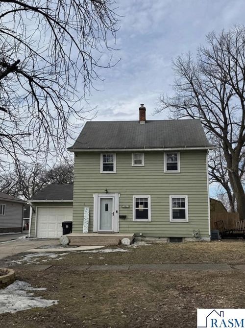 321 N Holland St, Blue Earth, MN, 56013-1232 | Card Image