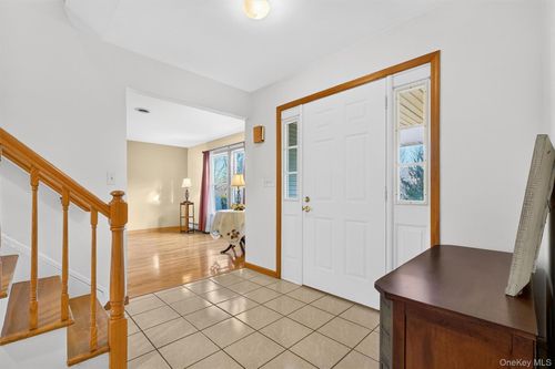 29 Deer Brook Dr, New Windsor, NY, 12553-5926 | Card Image