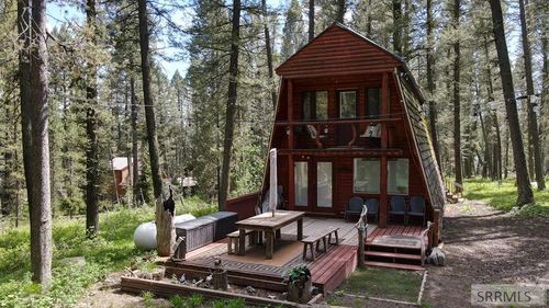 3528 Pinecone Dr, Island Park, ID, 83429-4703 | Card Image