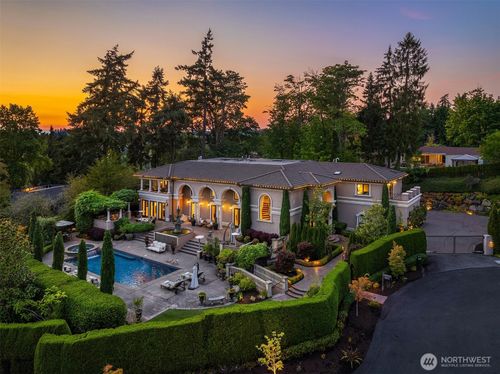 8638 Ne 19th Pl, Clyde Hill, WA, 98004-3226 | Card Image