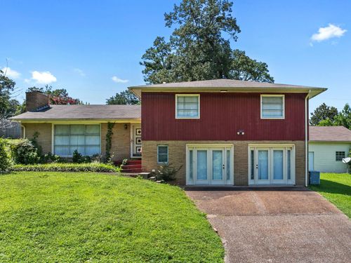 110 Elmwood Dr, Sheffield, AL, 35660-2502 | Card Image