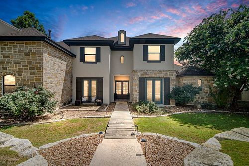 149 Stoneledge Dr, Fredericksburg, TX, 78624-7378 | Card Image