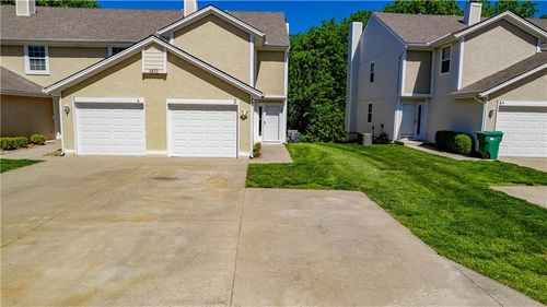 4612 Ne Whispering Winds Dr, Lees Summit, MO, 64064-1781 | Card Image