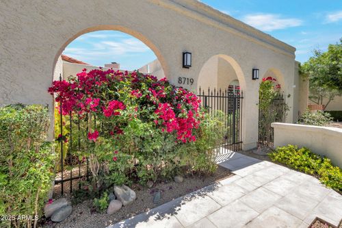 8719 E San Marino Dr, Scottsdale, AZ, 85258-2625 | Card Image