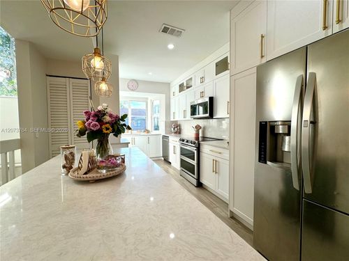 12617 Nw 14th St, Sunrise, FL, 33323-5103 | Card Image
