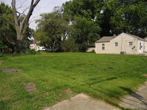 301 N 11th St, Belleville, IL, 62220-1050 | Card Image