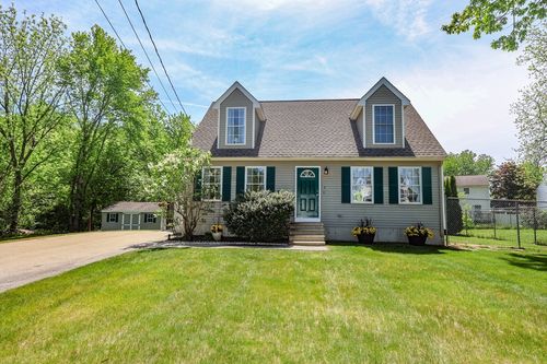 4 Gambia St, Hudson, NH, 03051-3624 | Card Image