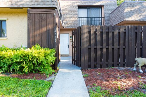 4702 Waterview Cir, Palm Springs, FL, 33461-6419 | Card Image
