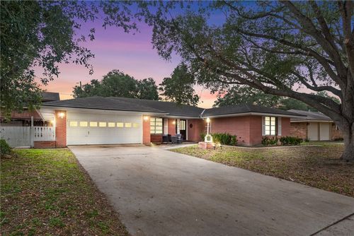 10714 Glenwood St, Corpus Christi, TX, 78410-2704 | Card Image