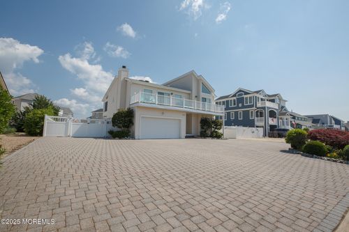 702 Newell Ave, Manahawkin, NJ, 08050-3652 | Card Image