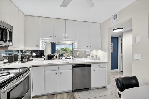 567-931 Gardenia Dr, Delray Beach, FL, 33483-4845 | Card Image