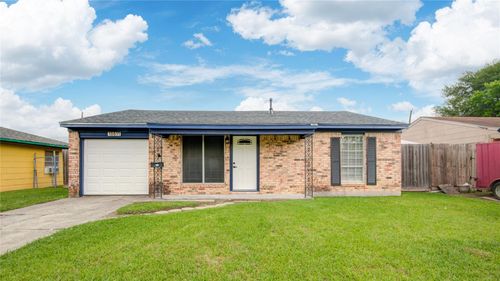 10611 Leitrim Way, Houston, TX, 77047-1124 | Card Image