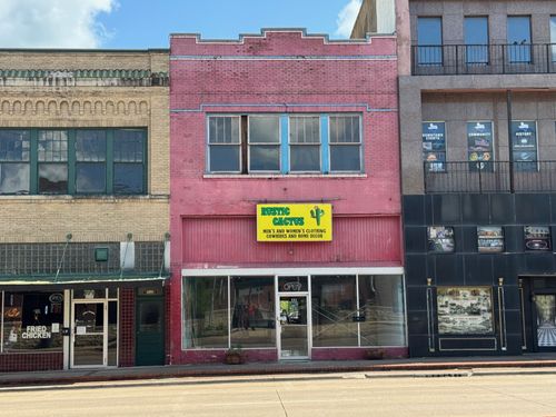 111 W Moore Ave, Terrell, TX, 75160-3113 | Card Image