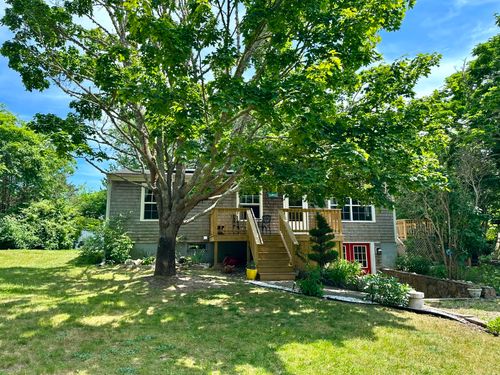 67 12th St S, Edgartown, MA, 02539-6824 | Card Image