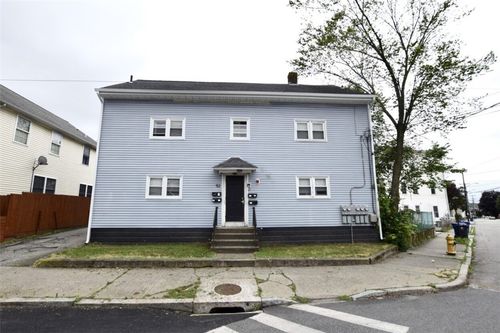 92 Jefferson Ave, Pawtucket, RI, 02860-3789 | Card Image