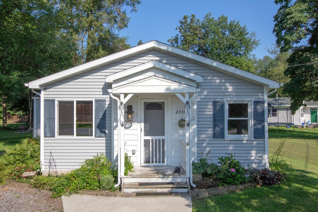 Sassafras St, Edwardsburg, MI 49112