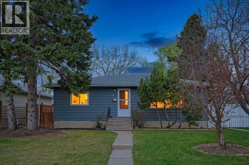 43 Coleridge Rd Nw, Calgary, AB, T2K1X1 | Card Image