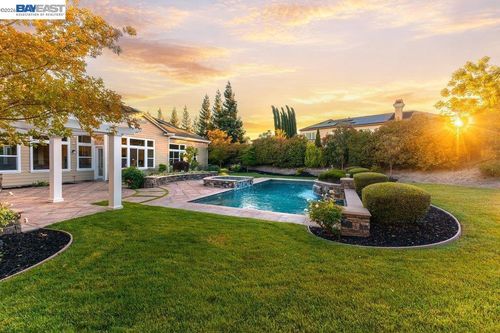 25 Treetop Terrace Ct, Alamo, CA, 94507-2790 | Card Image