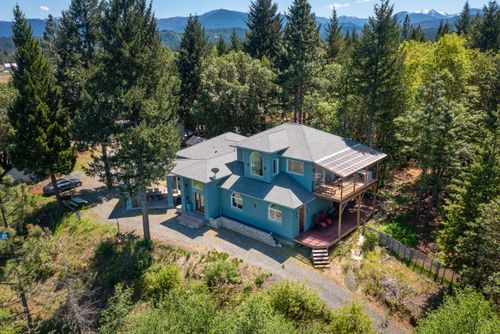 118 Airport Dr, Cave Junction, OR, 97523-9664 | Card Image