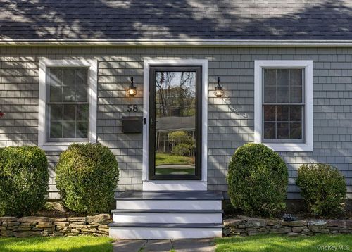 58 Cherry Ln, Smithtown, NY, 11787-1753 | Card Image