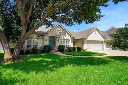 2705 Cliffwood Dr, Grapevine, TX, 76051-2427 | Card Image