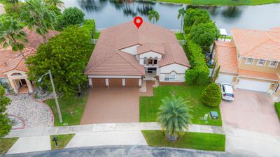 2256 Sw 132nd Ter, House other with 4 bedrooms, 3 bathrooms and null parking in Miramar FL | Image 2