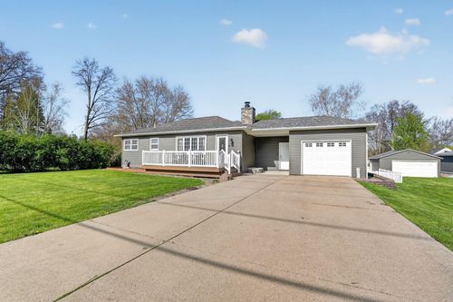 2519 Rownd St, Cedar Falls, IA, 50613-5625 | Card Image