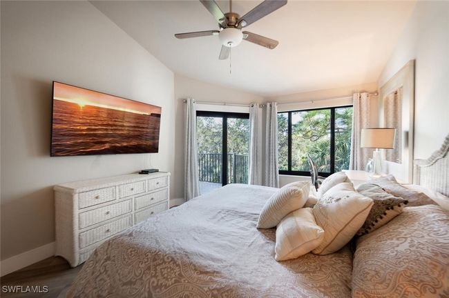27113 Oakwood Lake Dr, House attached with 3 bedrooms, 3 bathrooms and null parking in BONITA SPRINGS FL | Image 17