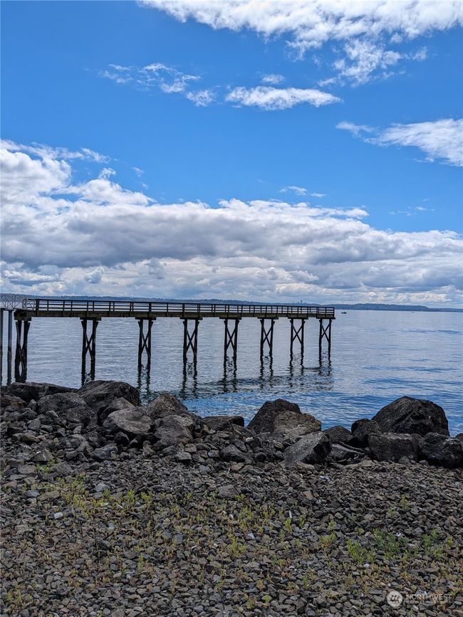 A short walk down to the beach | Image 5