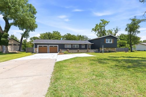 1520 S Andover Rd, Andover, KS, 67002-8803 | Card Image