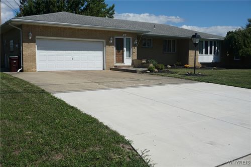 480 Lakeview Ave, Orchard Park, NY, 14127-1054 | Card Image