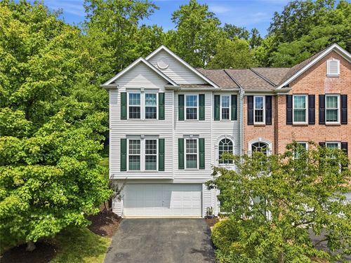 724 Bush Dr, Mars, PA, 16046-4822 | Card Image